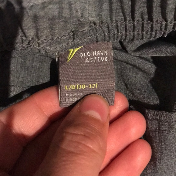 Old navy active shorts - Picture 2 of 3